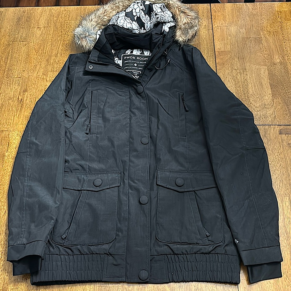 Women’s PWDR ROOM Coat Large. Attached fury‎ Hoodie magnetic buttons